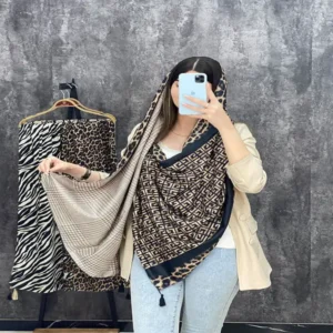 چگونه جنس شال مناسب فصل پاییز انتخاب کنیم