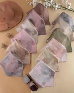 مزایا و معایب روسری ابریشم و سایر گزینهها برای خرید هوشمندانه