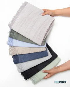 ۶ ترفند عالی برای جلوگیری از سر خوردن شال و روسری